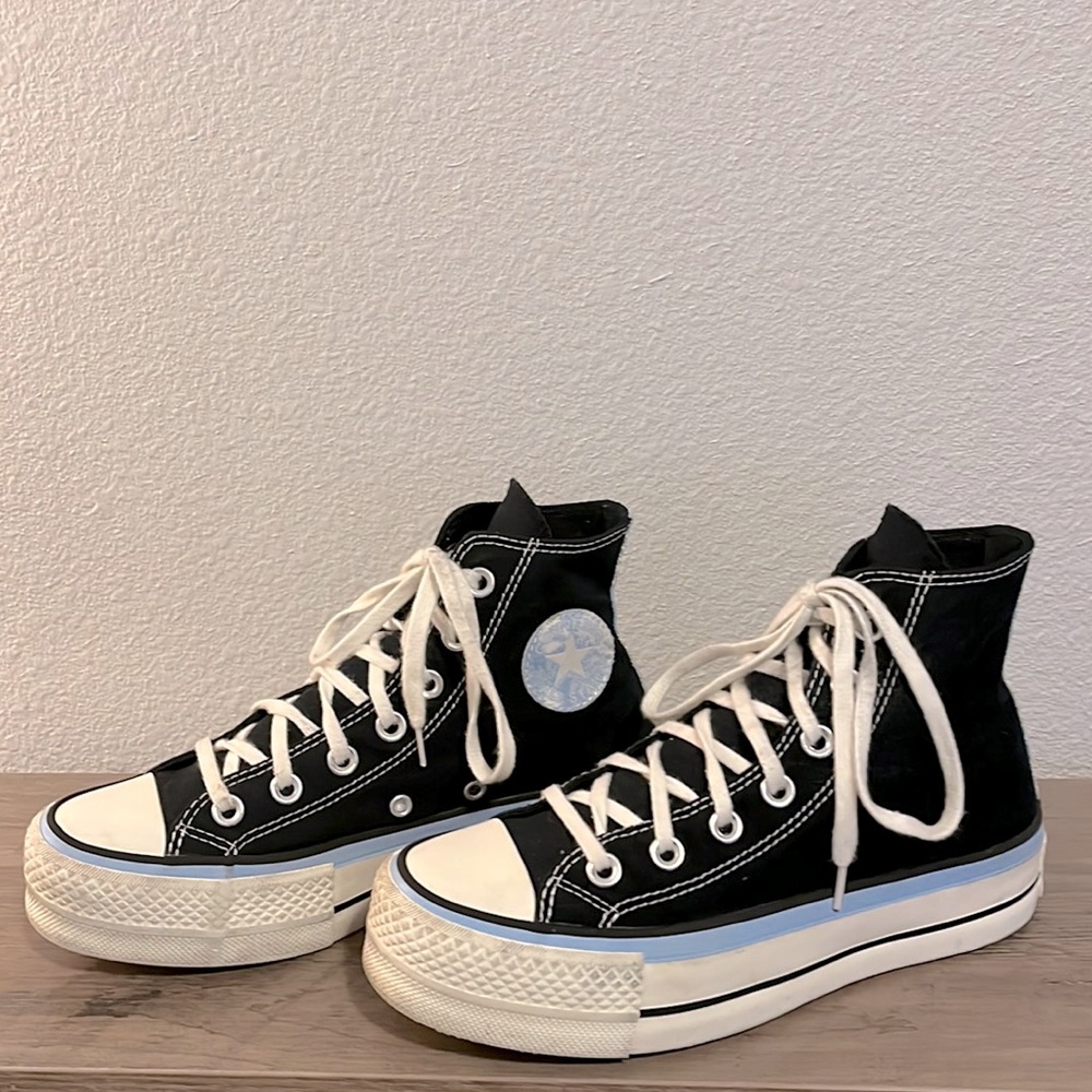 Converse Chuck Taylor All Star Lift High Top Sneaker size 5